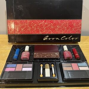 Vtg‎ Avon Color Tray Of Beauty Light Medium Rare Makeup Set 16 Pcs